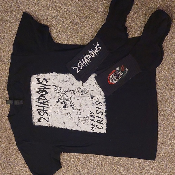 2Shadows Merch Bundle - Picture 1 of 6